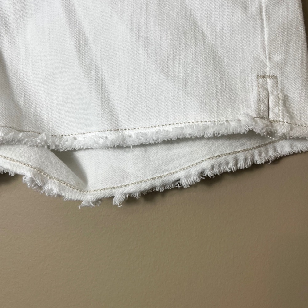 Miss Me White Denim Moto Shorts Mid Rise Frayed Hem Zipper Detail Size 28 - Picture 8 of 14